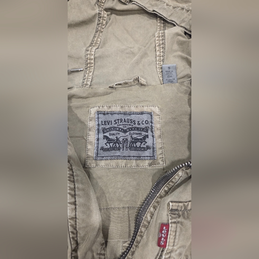 Levi's Woman Tan Hooded Jacket, Size Small - Picture 3 of 8